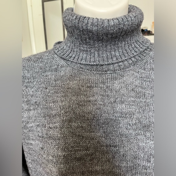 SportMax Gray Turtleneck with Puff Sleeves - Picture 3 of 9